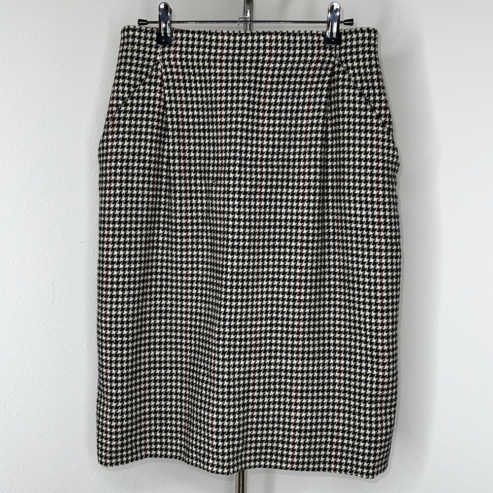 🔹 Henry White Dublin Houndstooth Lambswool Skirt